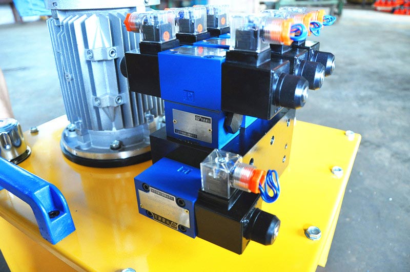 多路控制电动泵